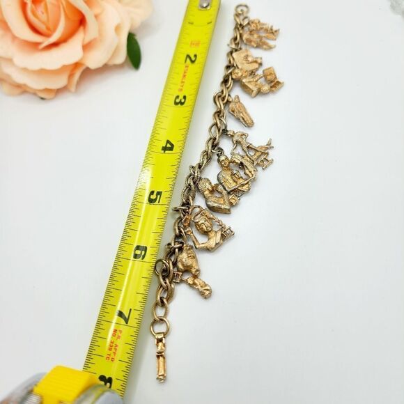 Vintage Coro Gold ten commandments charm bracelet - Picture 8 of 8